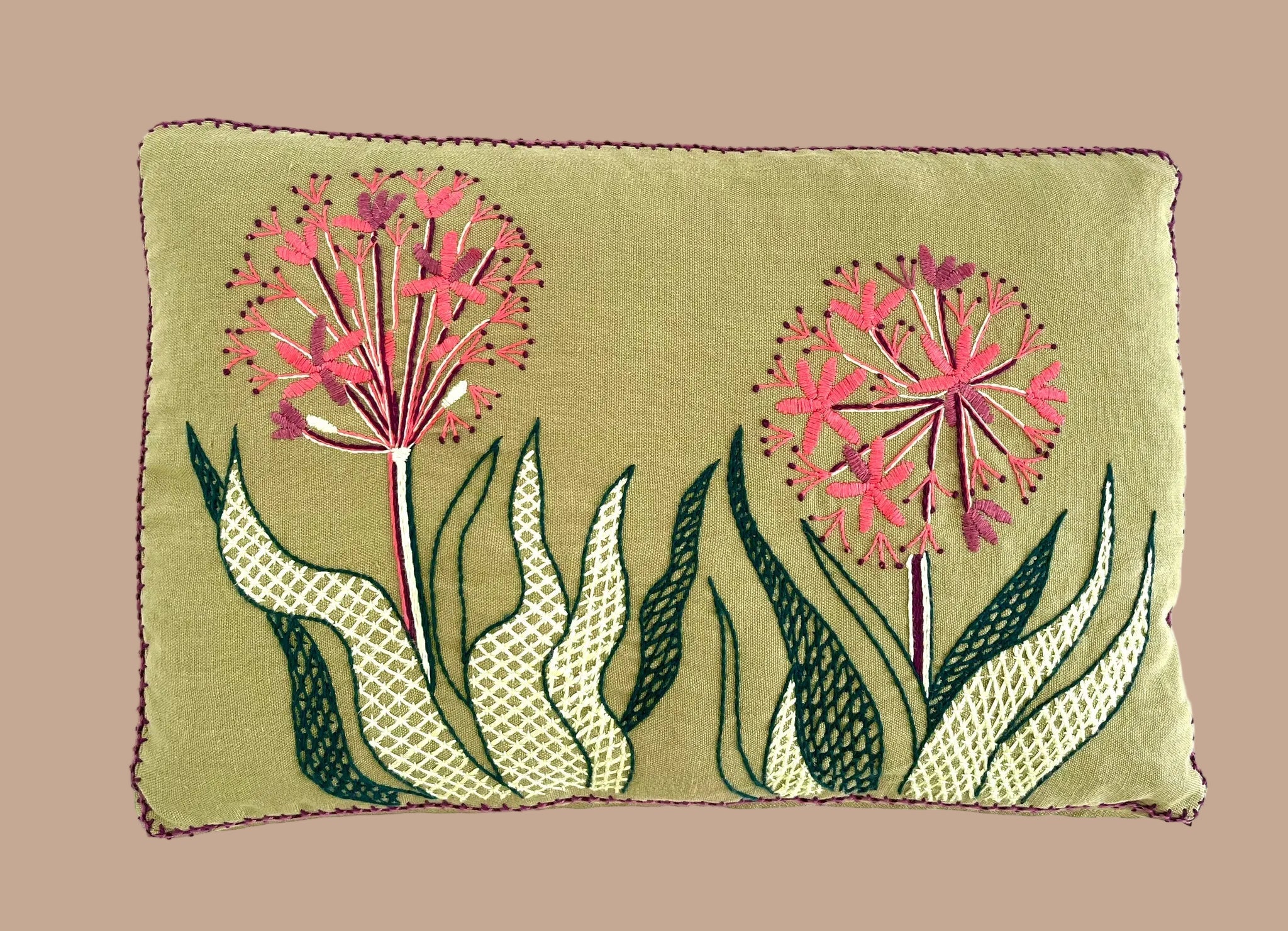 CANDELABRA LILY box cushion linen