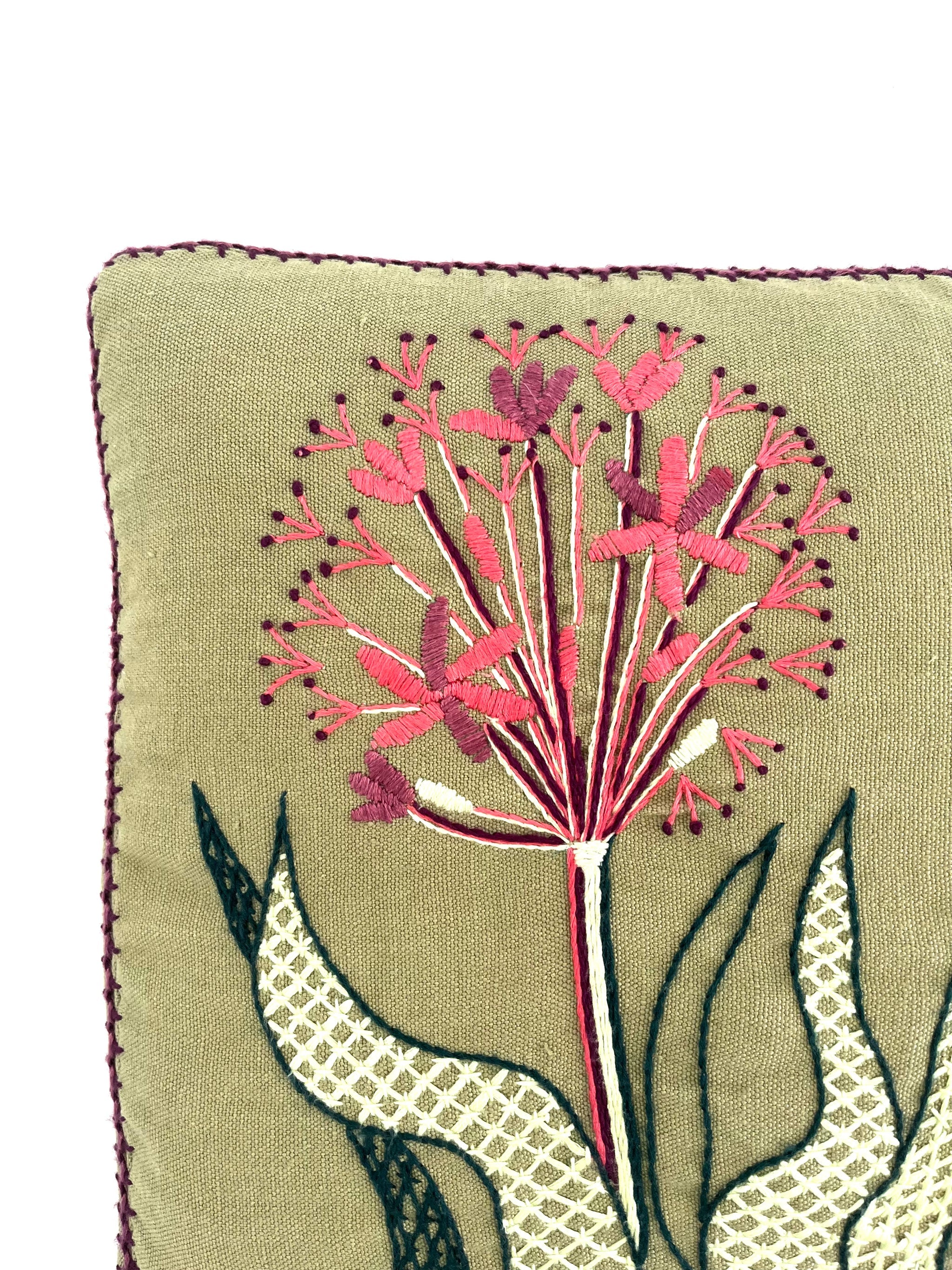 CANDELABRA LILY box cushion linen