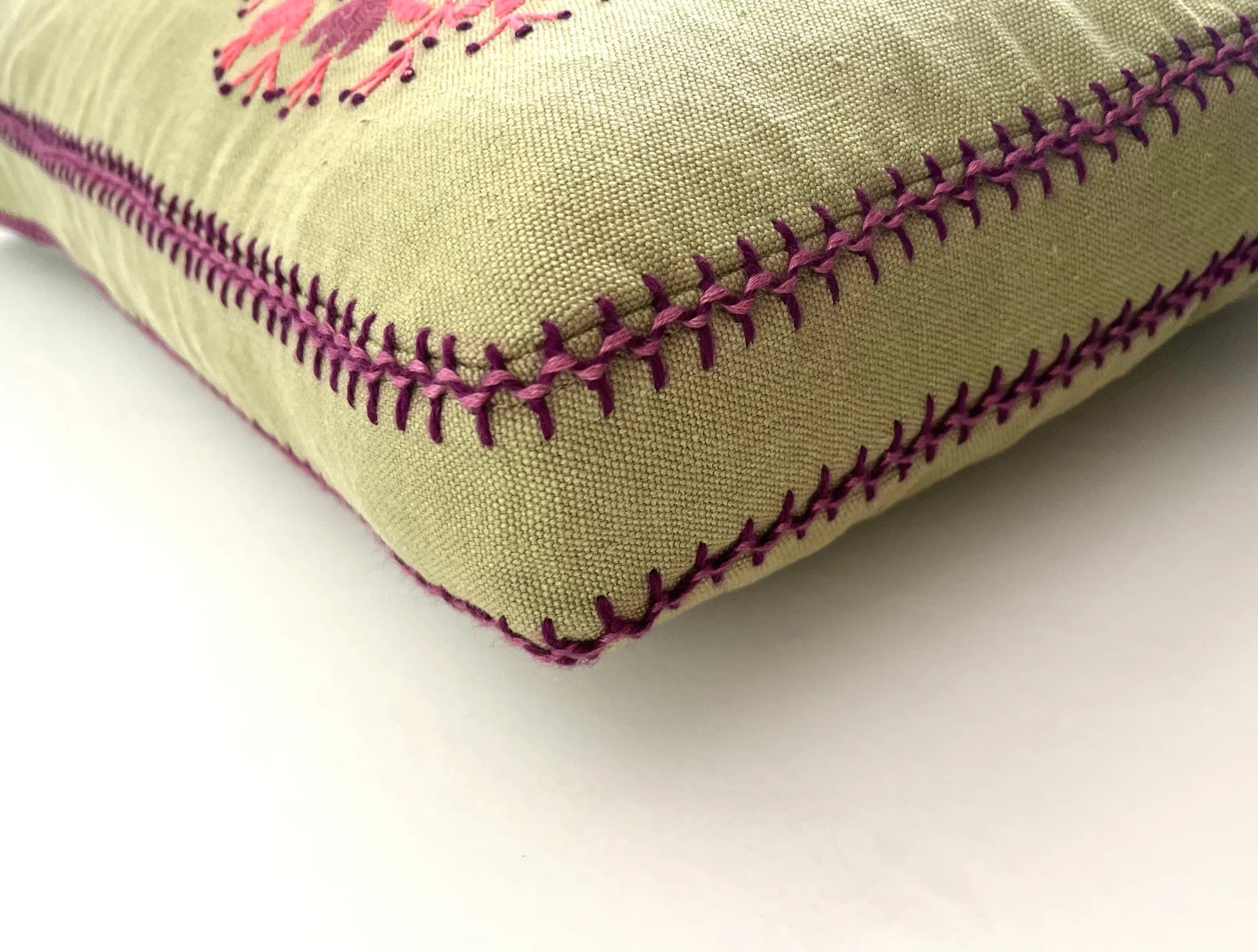 CANDELABRA LILY box cushion linen