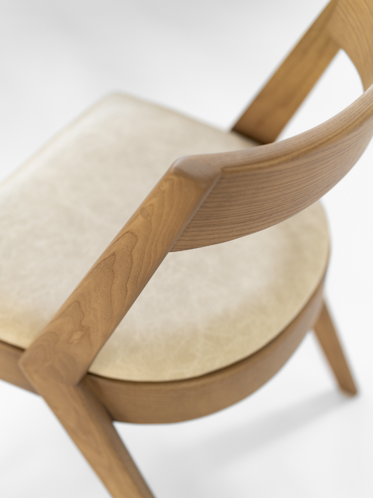 MAKUTI chair
