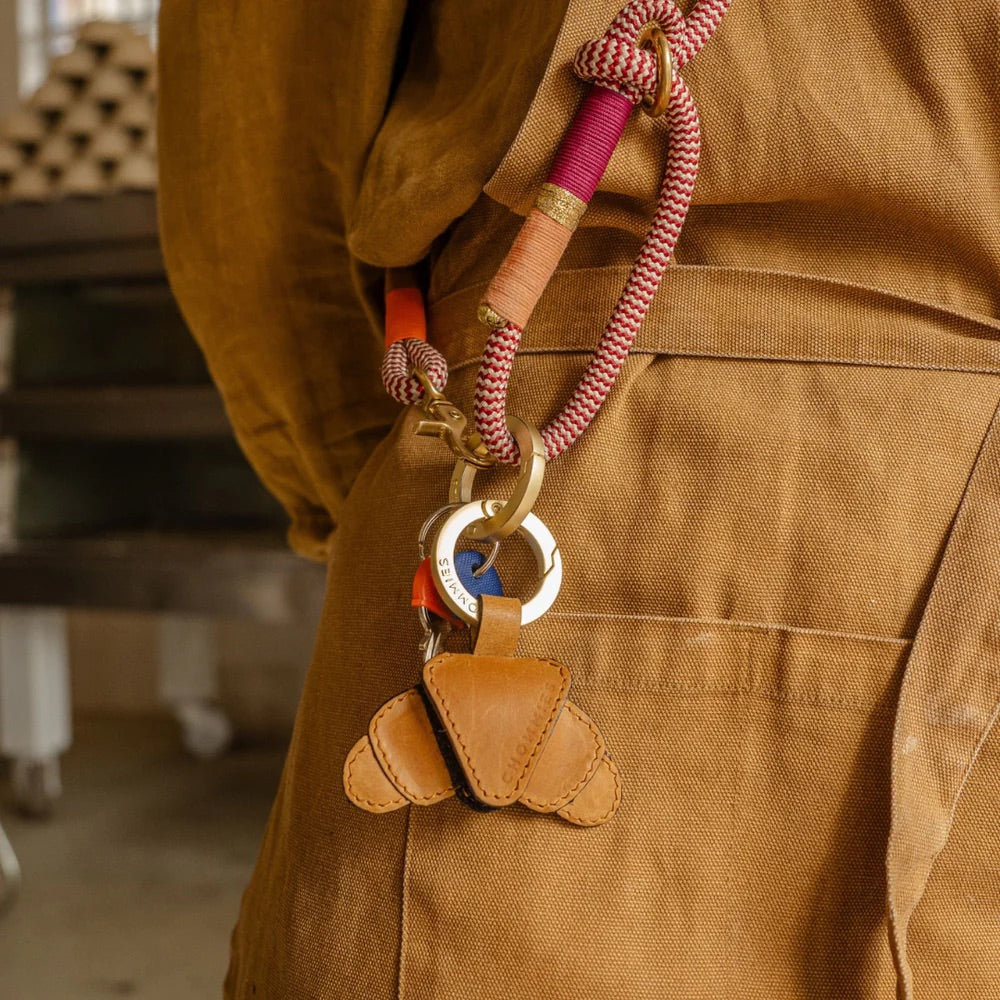 CROISSANT airtag holder