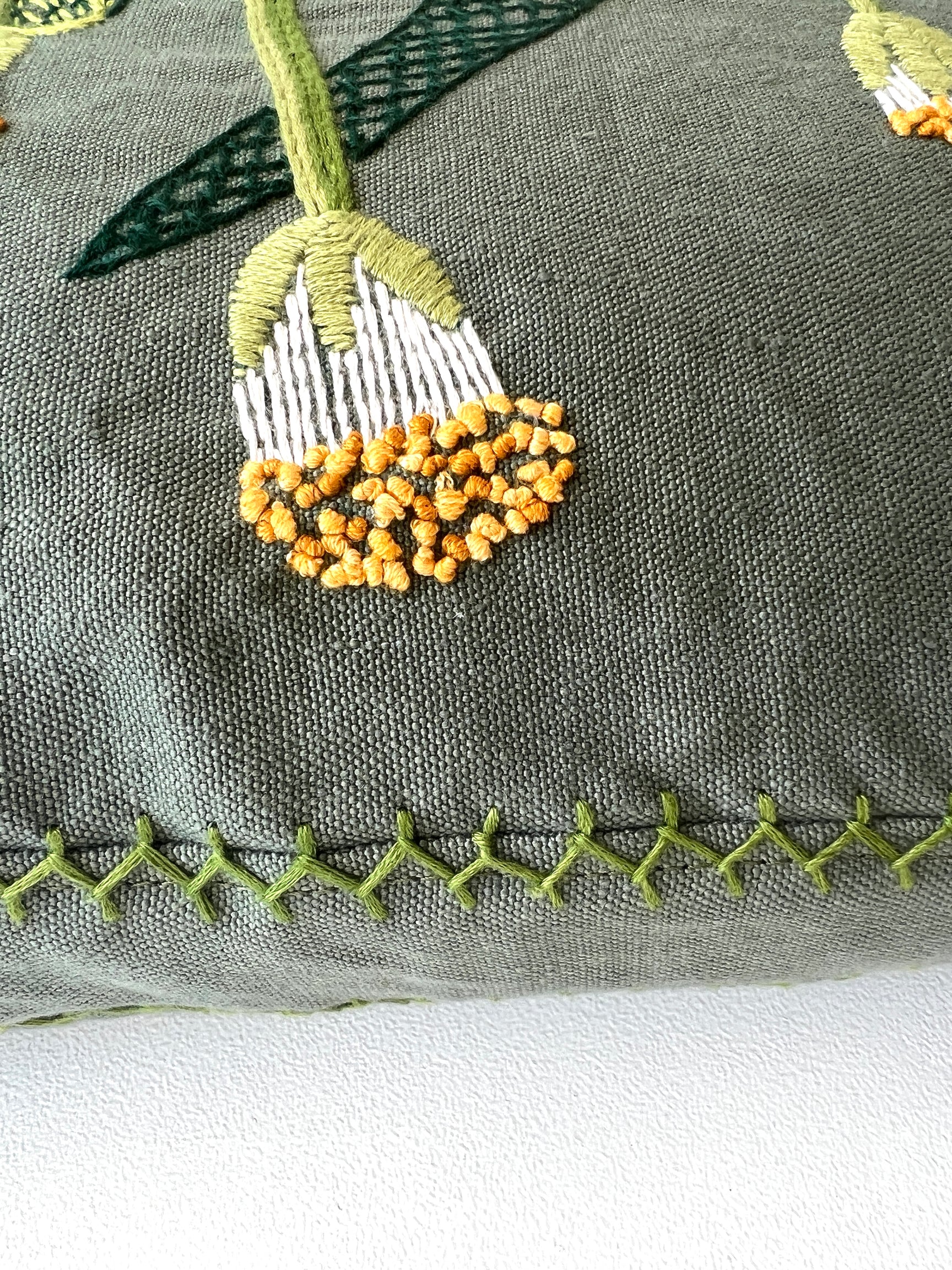 WHITE PAINTBRUSH LILY box cushion linen